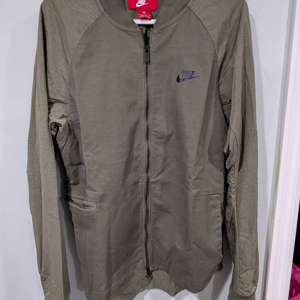 Nike Windbreaker/ Bomber Style Jacket